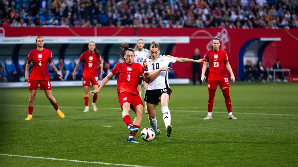 Auftakt nach Maß: Deutschlands Frauen starten mit 2:0-Sieg gegen Polen in die Europameisterschaft